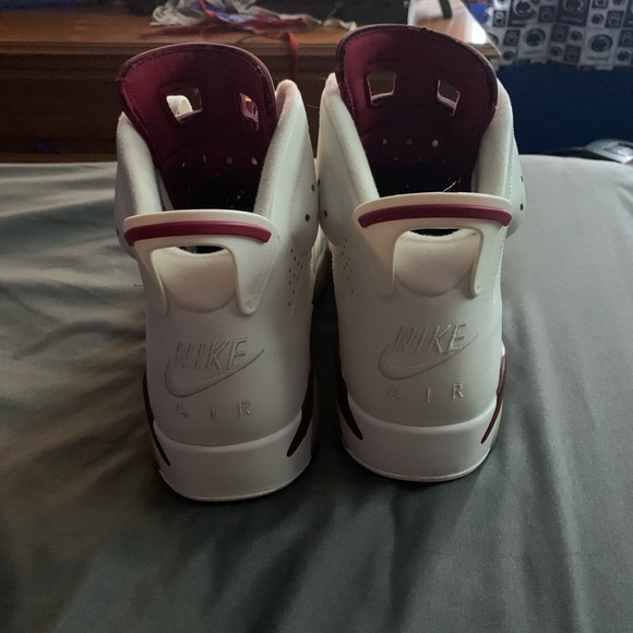 Jordan 6 maroon - Picture 3 of 4